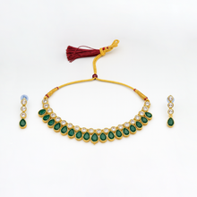 Emerald Green Kundan Necklace Set with Earrings & Maang Tikka