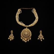 Traditional Gold Tone Kundan Pearl Necklace Set with Matching Earrings