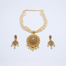 Traditional Gold Tone Kundan Pearl Necklace Set with Matching Earrings